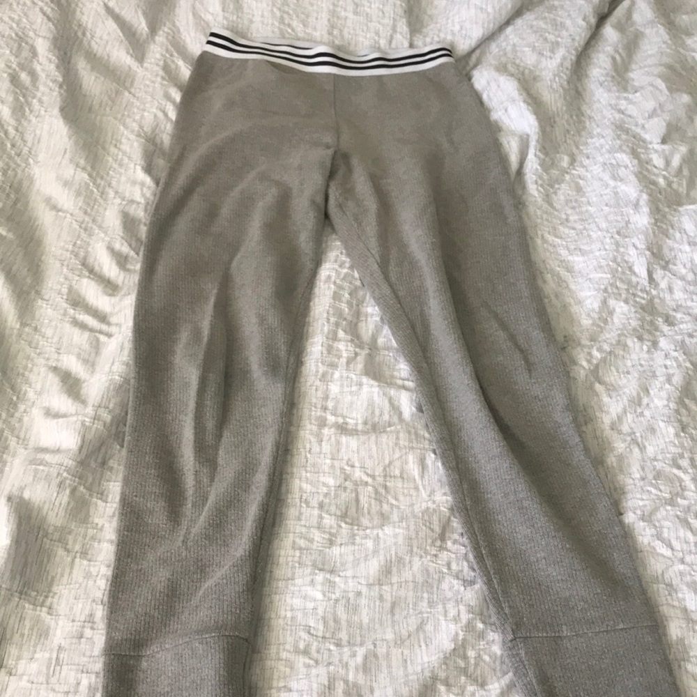 gray pants - Picture 5 of 8
